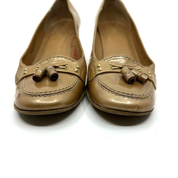 Stuart Weitzman Patent Leather Tassel Kitten Heel 6.5 US - Picture 4 of 10